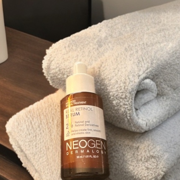 NIB Neogen Dermatology Real Retinol Serum 30ml / 1.01 fl oz - Picture 4 of 5